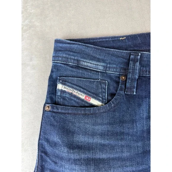 Diesel Larkee Straight Leg Jeans Mens 32x32 Dark Blue Denim Button Fly $195 NWT